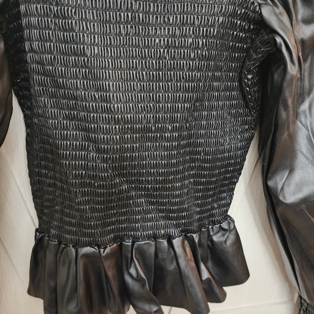 Size Small 7 For All Mankind Crop Top - Picture 4 of 8